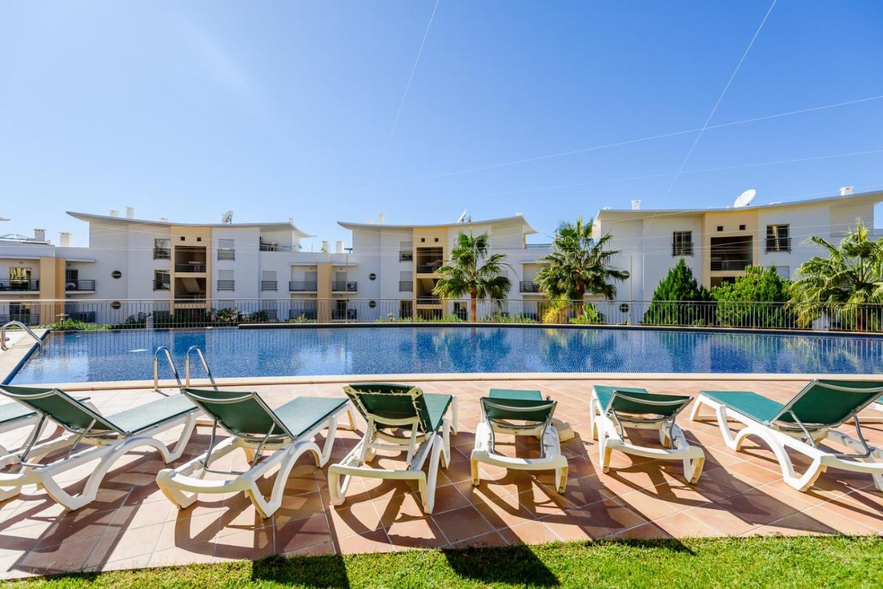 Bnb Homes Ocean View Apartment With Huge Sunny Terrace, 2 Swimming Pools & Tennis Court Албуфейра Экстерьер фото