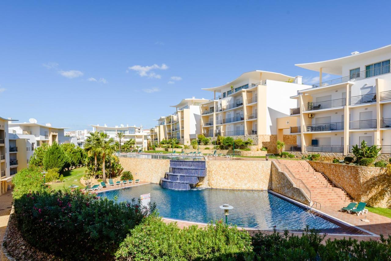 Bnb Homes Ocean View Apartment With Huge Sunny Terrace, 2 Swimming Pools & Tennis Court Албуфейра Экстерьер фото