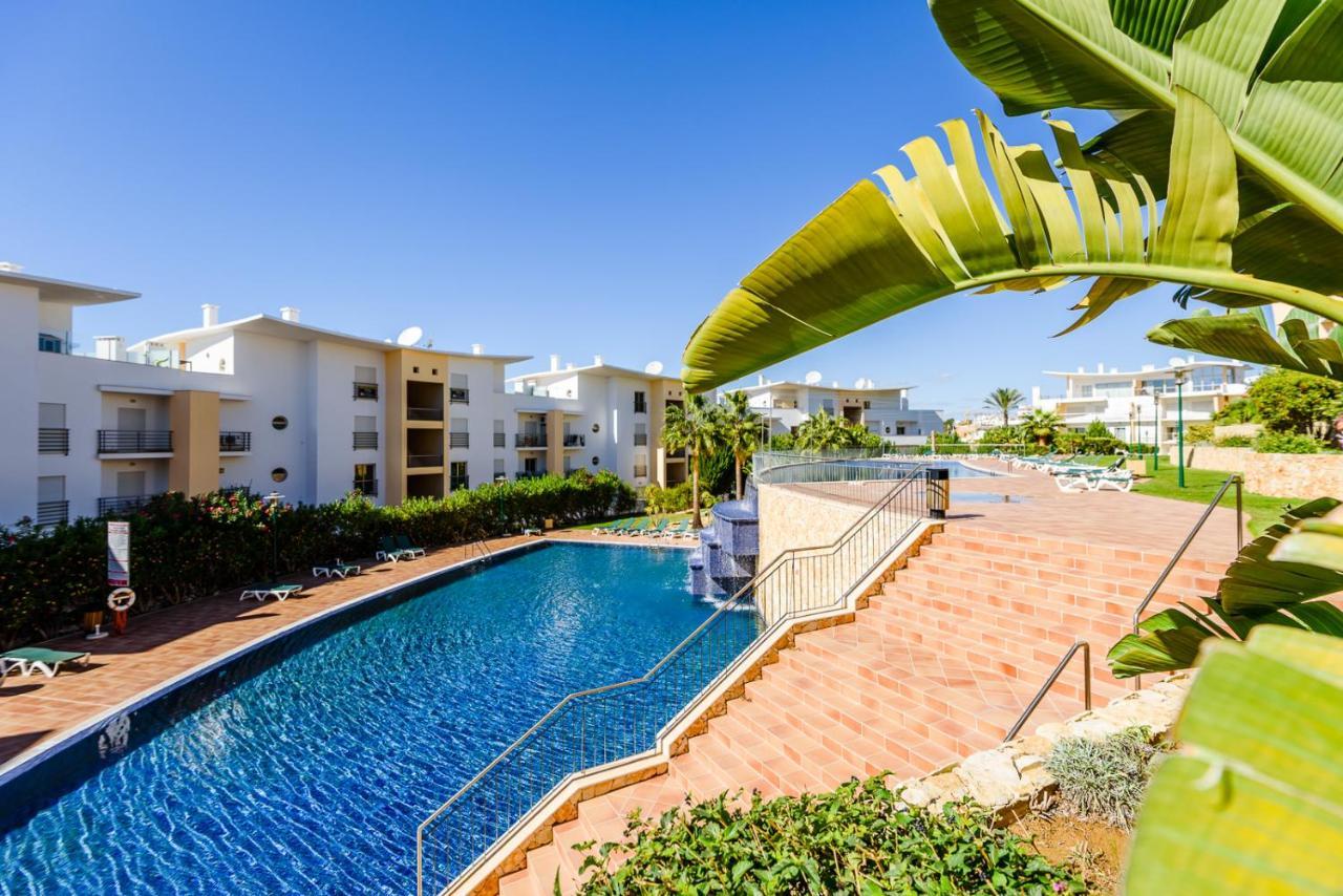 Bnb Homes Ocean View Apartment With Huge Sunny Terrace, 2 Swimming Pools & Tennis Court Албуфейра Экстерьер фото