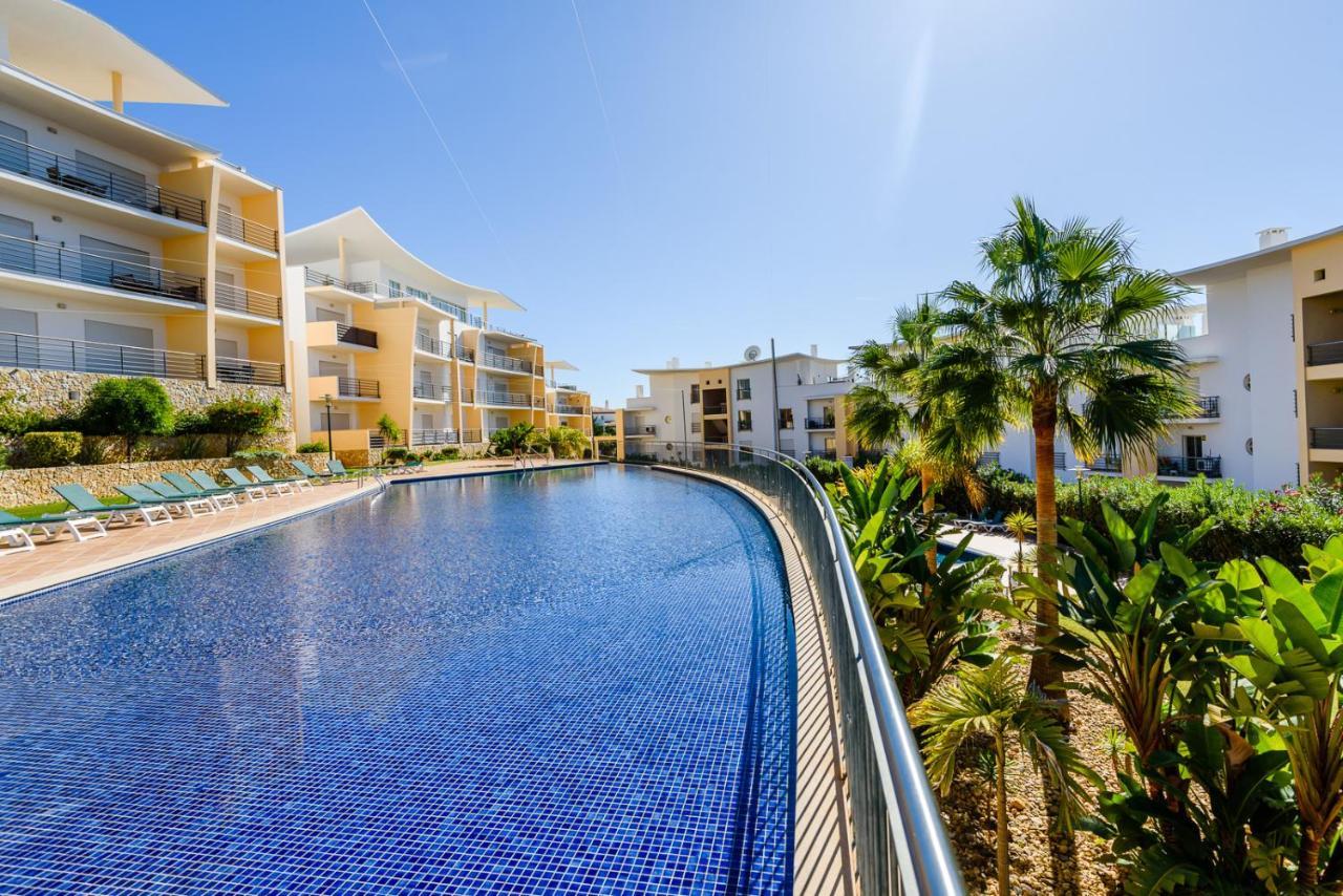 Bnb Homes Ocean View Apartment With Huge Sunny Terrace, 2 Swimming Pools & Tennis Court Албуфейра Экстерьер фото